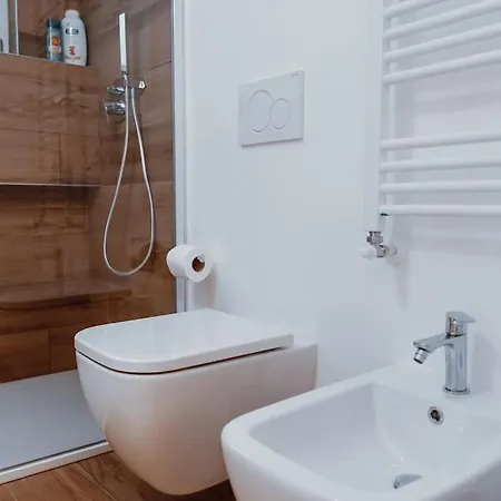 Apartment Carlo - 15 Min From Duomo