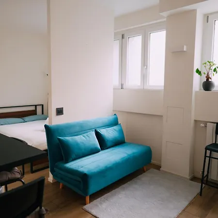 Carlo - 15 Min From Duomo Apartment