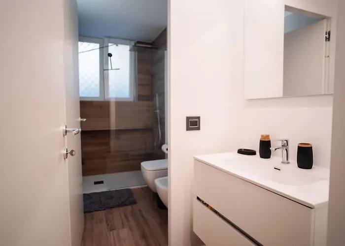 Carlo - 15 Min From Duomo Apartment