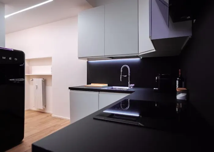 Carlo - 15 Min From Duomo Apartment *