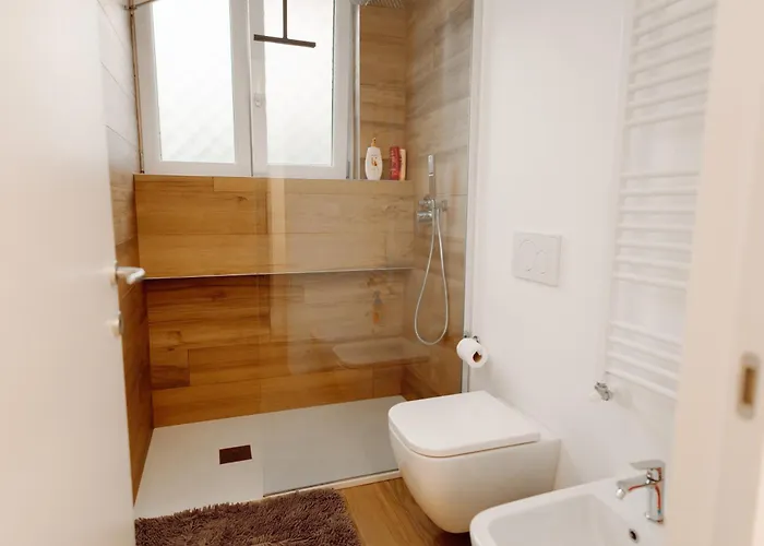 Carlo - 15 Min From Duomo Apartment